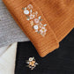 filybul_atelier_broderie_maille_fernelement_sous_le_noyer_visuel
